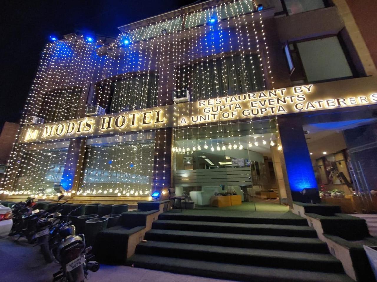 Modi Hotel & Resorts Pinjaur Exterior foto