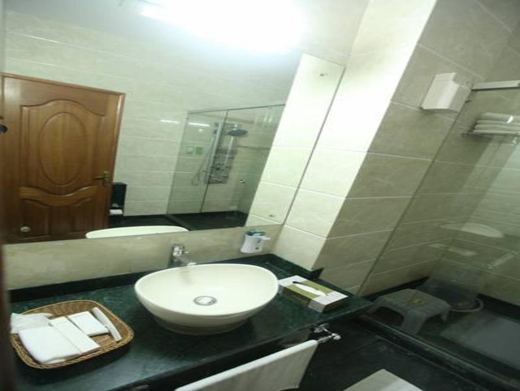 Modi Hotel & Resorts Pinjaur Habitación foto